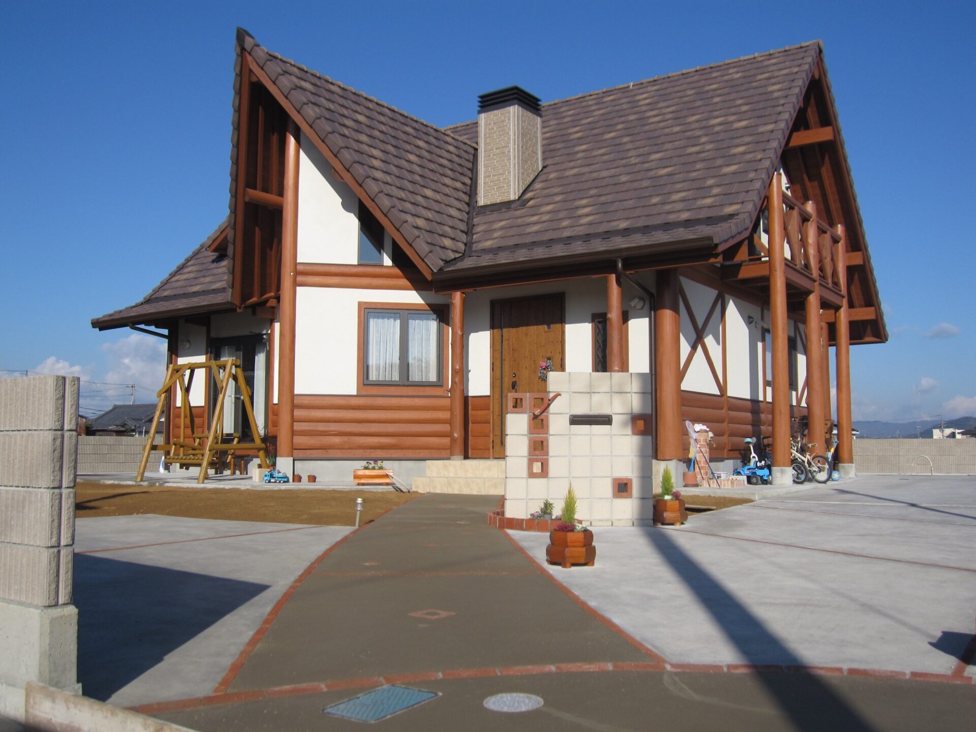 和歌山市でダイナミックにこだわった、木の魅力あふれるログハウス