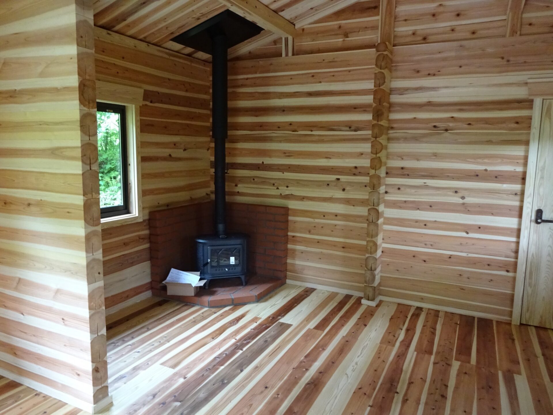 ホンマ製作所　薪ストーブ施工例。