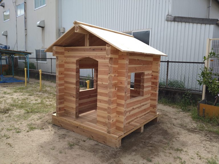 遊具ミニログハウス