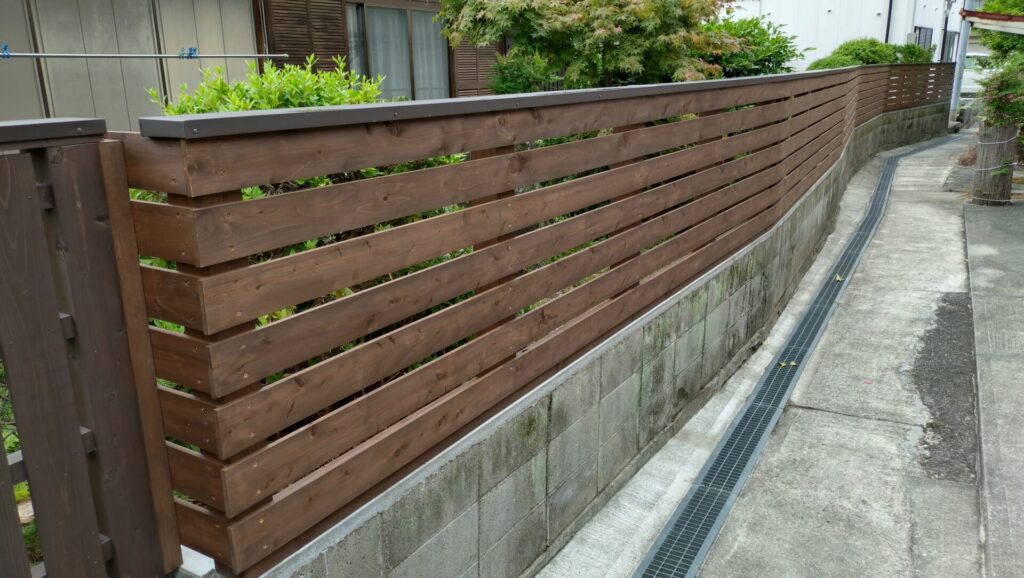 木製フェンス工事完成in海南市